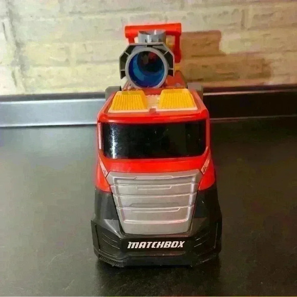 Mattel Matchbox Super Blast Fire Truck MBX 38 Fire Department Rescue VehicleNOTE - Picture 2 of 10